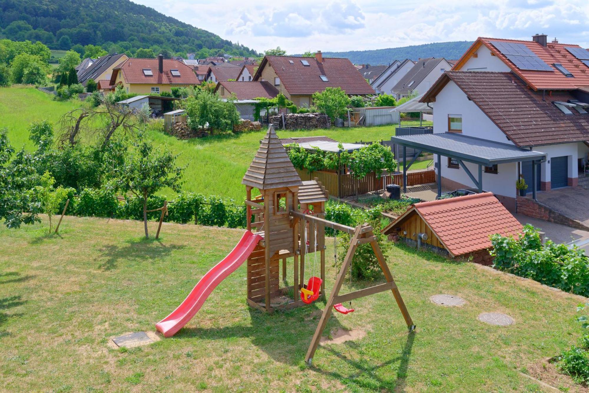 Main-Vinotel Weingut Helmstetter Buergstadt Bagian luar foto